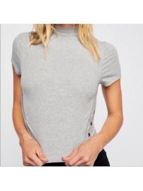Free People - We The Free Light Gray Short Sleeve Ribbed Mock Neck Top SZ XL